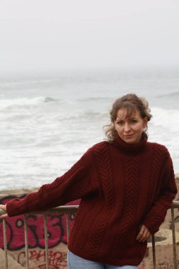 Parktaki Güzel Rus Modelinin Fotoğrafı