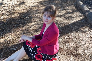 Parktaki Güzel Rus Modelinin Fotoğrafı