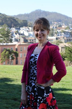 Parktaki Güzel Rus Modelinin Fotoğrafı