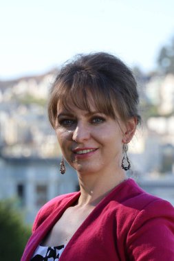 Parktaki Güzel Rus Modelinin Fotoğrafı