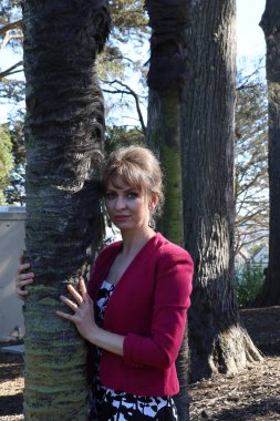 Parktaki Güzel Rus Modelinin Fotoğrafı