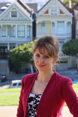 Parktaki Güzel Rus Modelinin Fotoğrafı