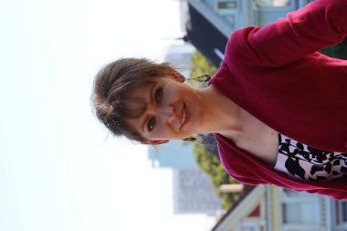 Parktaki Güzel Rus Modelinin Fotoğrafı