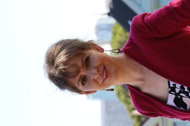 Parktaki Güzel Rus Modelinin Fotoğrafı