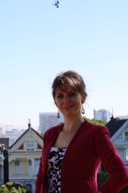 Parktaki Güzel Rus Modelinin Fotoğrafı