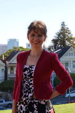 Parktaki Güzel Rus Modelinin Fotoğrafı