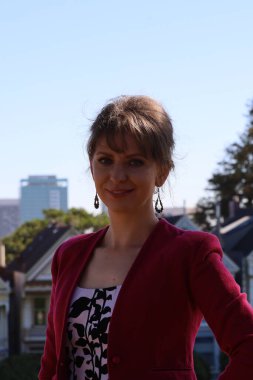 Parktaki Güzel Rus Modelinin Fotoğrafı