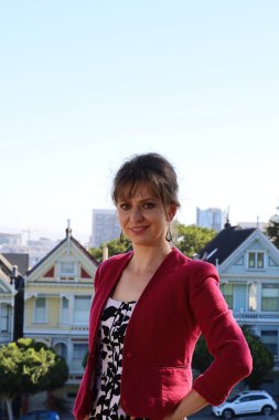 Parktaki Güzel Rus Modelinin Fotoğrafı