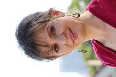 Parktaki Güzel Rus Modelinin Fotoğrafı