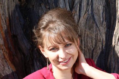 Parktaki Güzel Rus Modelinin Fotoğrafı