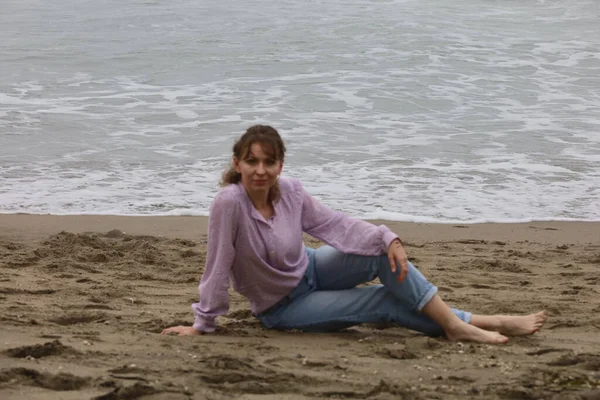 Parktaki Güzel Rus Modelinin Fotoğrafı