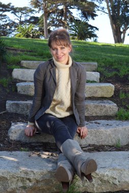 Parktaki Güzel Rus Modelinin Fotoğrafı