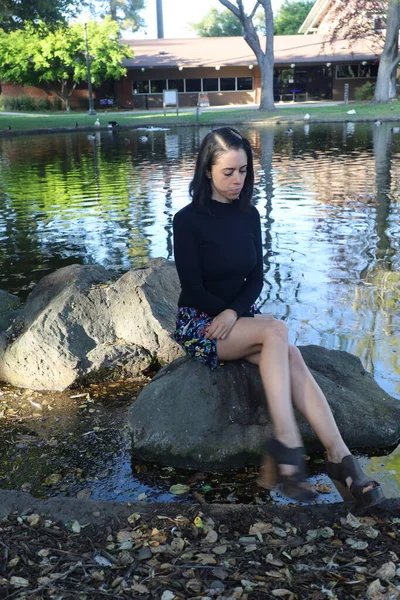 공원에 히스패닉 모델의 — 스톡 사진