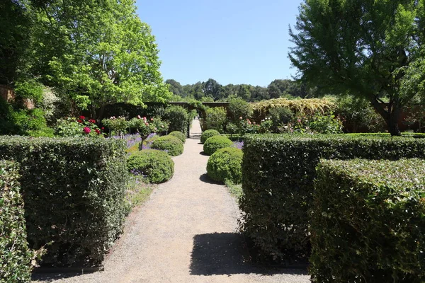 2021年10月5日 加州伍德赛德 菲洛利庄园的花园和建筑景观 — 图库照片