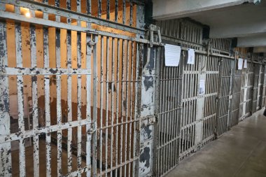 Alcatraz Adası 'nın fotoğrafları ve San Francisco Körfezi' ndeki hapishane fotoğrafları.