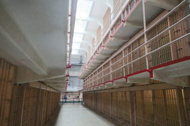Alcatraz Adası 'nın fotoğrafları ve San Francisco Körfezi' ndeki hapishane fotoğrafları.