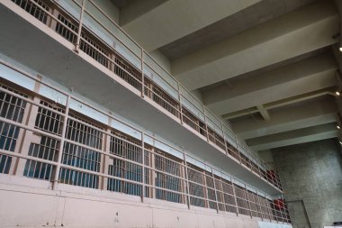 Alcatraz Adası 'nın fotoğrafları ve San Francisco Körfezi' ndeki hapishane fotoğrafları.