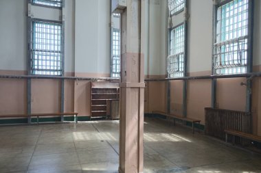 Alcatraz Adası 'nın fotoğrafları ve San Francisco Körfezi' ndeki hapishane fotoğrafları.