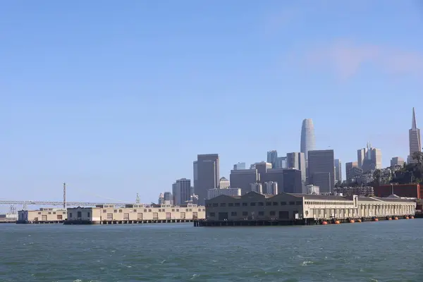 San Francisco Şehrinin Feribottan Alcatraz Fotoğrafı — Stok fotoğraf