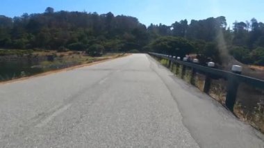 6-10-2021: San Mateo, California: Bisikletli Saywer kamp yolu 