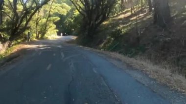 6-10-2021: San Mateo, California: Bisikletli Saywer kamp yolu 