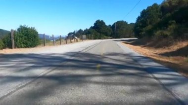 6-10-2021: San Mateo, California: Bisikletli Saywer kamp yolu 