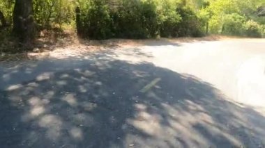 6-10-2021: San Mateo, California: Bisikletli Saywer kamp yolu 