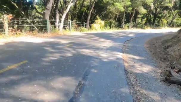 2021 カリフォルニア州サンマテオ サイクリングセイヤーキャンプトレイル — ストック動画