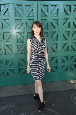 Kaliforniya Güzel Sanatlar Sarayı 'nda Güzel Beyaz Kadın' ın fotoğrafı.