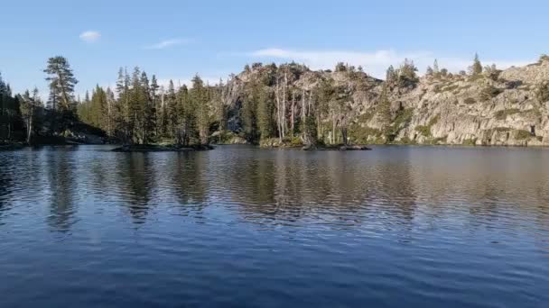 カリフォルニア州にあるロック レヴェル湖 — ストック動画