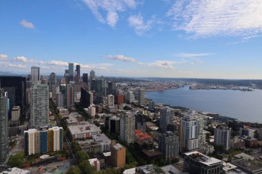 10-10-2021: Seattle, Washington: Space Needle 'dan Seattle şehrinin görüntüsü