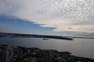 10-10-2021: Seattle, Washington: Space Needle 'dan Seattle şehrinin görüntüsü