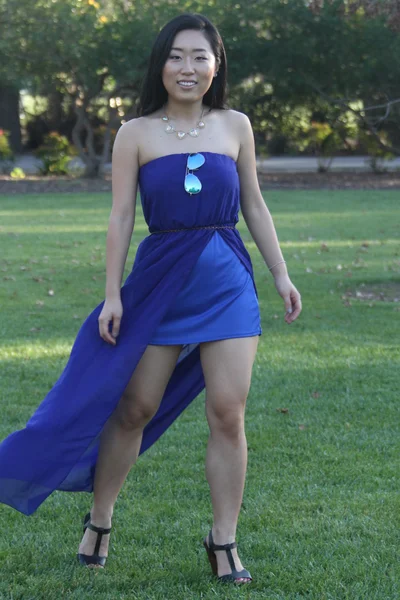 Pretty Chinese  girl in a blue dress — Stock Photo, Image