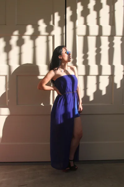 Pretty Chinese  girl in a blue dress — Stock Photo, Image