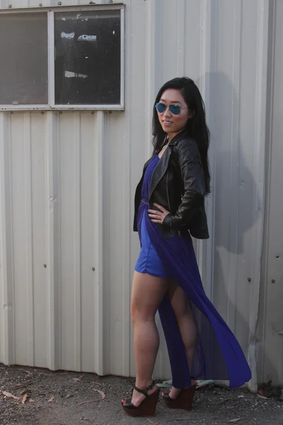 Pretty Chinese  girl in a blue dress — Stock Photo, Image