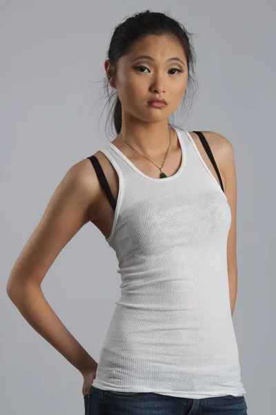 Modelo asiático en ropa casual — Foto de Stock