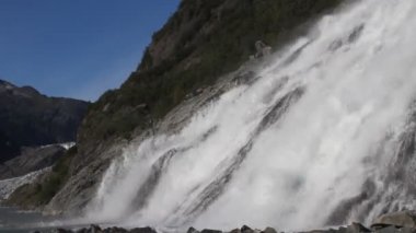 Nuggett falls, Mendenhall Buzulu Alaska