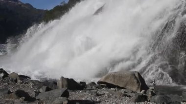 Nuggett falls, Mendenhall Buzulu Alaska