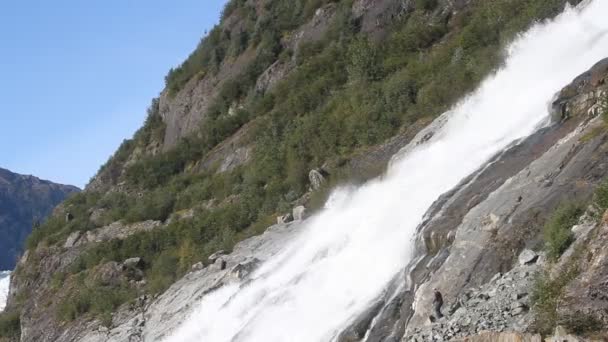 Caídas de Nuggett, glaciar Mendenhall Alaska — Vídeo de stock