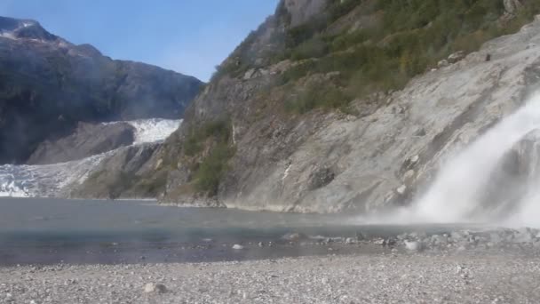 Nuggett falls, Mendenhall glacier Alaska — Stock Video