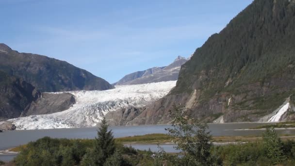 Nuggett-Stürze und Mendenhall-Gletscher — Stockvideo