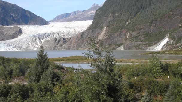 Nuggett-vízesés és mendenhall gleccser — Stock videók