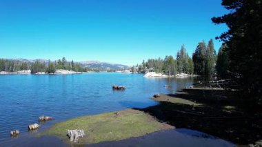 Utica Gölü 'nün havadan çekilmiş videosu.,