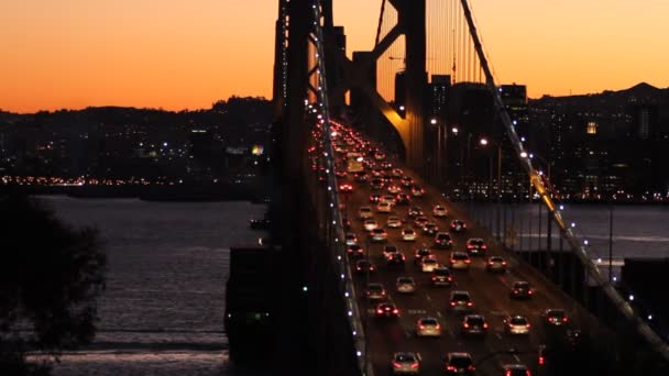 Solnedgång över Golden Gate-bron — Stockvideo