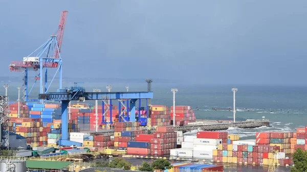 Containerterminal Seehafen Logistische Landschaft Mit Stapeln Von Bunten Containern Bedeckter — Stockfoto
