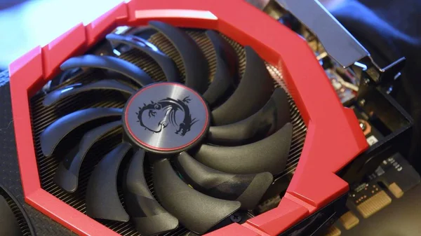 MSI GeForce GTX 1080 Gaming X 8G grafische kaart close-up met zwarte ventilatiekoeler — Stockfoto