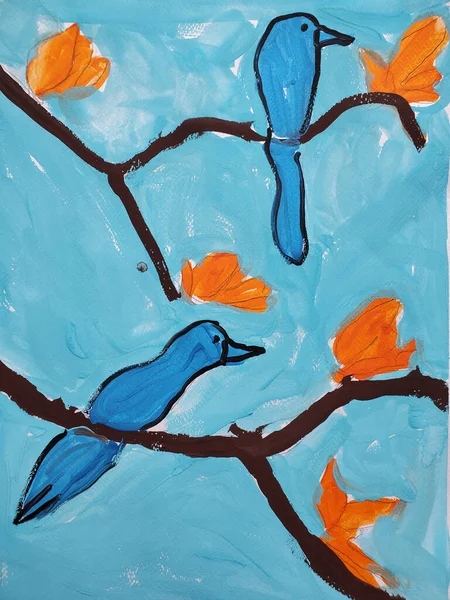 Niños pintando obras de arte de pájaros azules en rama de árbol con flores de color naranja —  Fotos de Stock