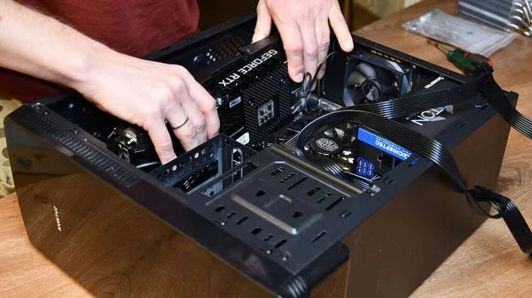 PC bilgisayar donanımı montaj ve bakım evde