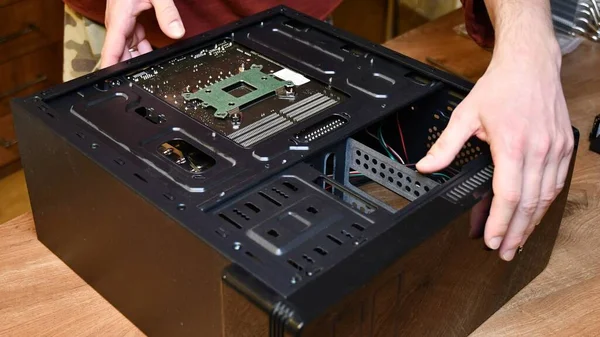 Assemblage et maintenance du matériel informatique PC à la maison — Photo