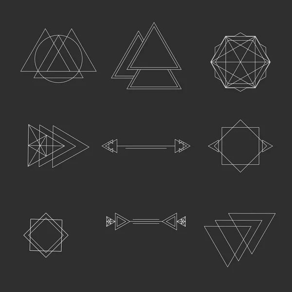 Establezca signos geométricos, etiquetas y marcos. Triángulos. Elementos de diseño de línea, ilustración vectorial — Vector de stock